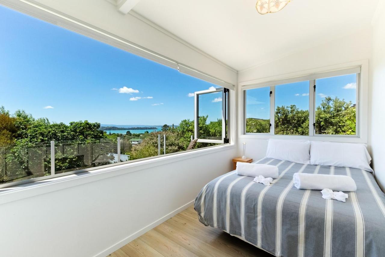 Tiri Cottage - Sea Views In Oneroa By Waiheke Unlimited Waiheke Island Exterior photo